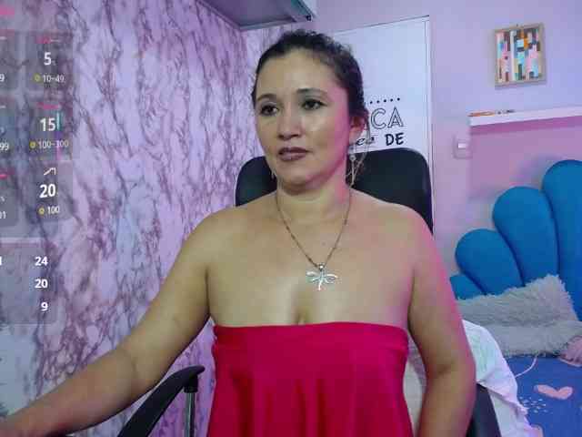 noelia-milf19 webcam