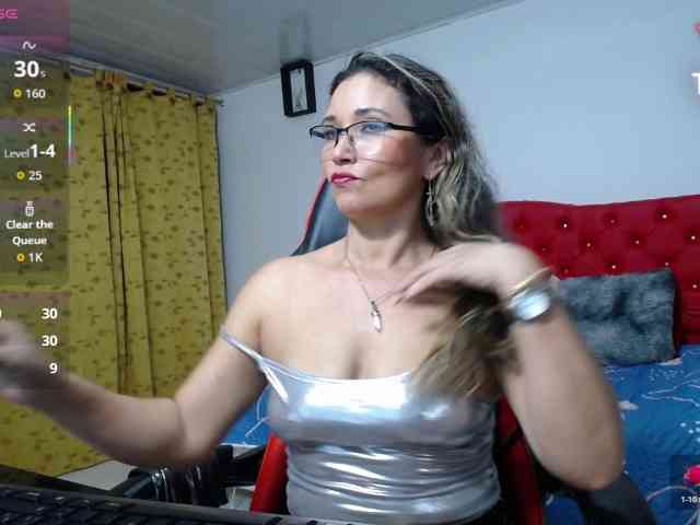 noelia-milf19 webcam