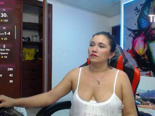 noelia-milf19 webcam