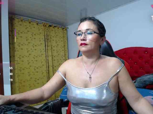 noelia-milf19 webcam