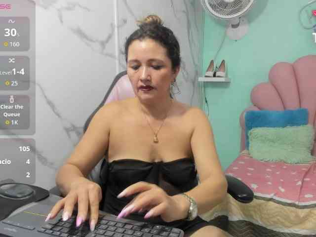 noelia-milf19 webcam