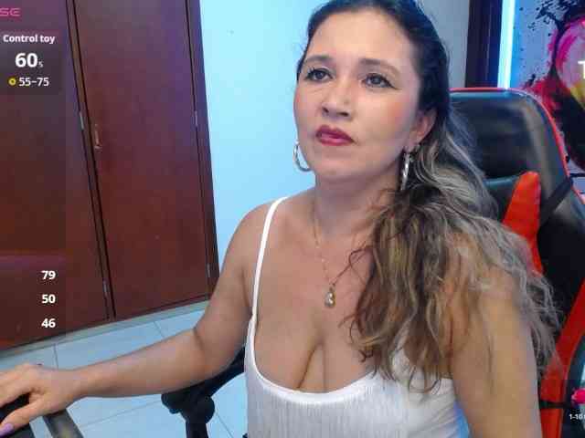 noelia-milf19 webcam