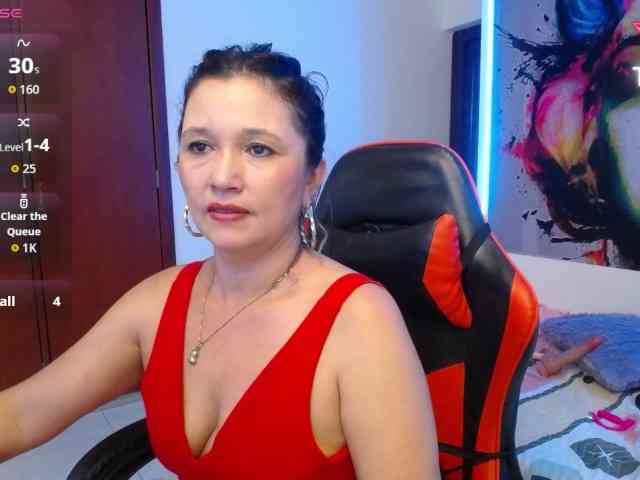noelia-milf19 webcam