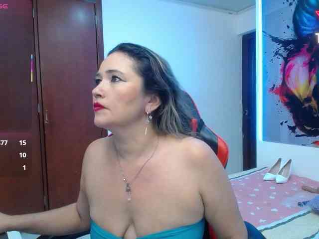 noelia-milf19 webcam