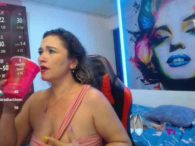 noelia-milf19 webcam