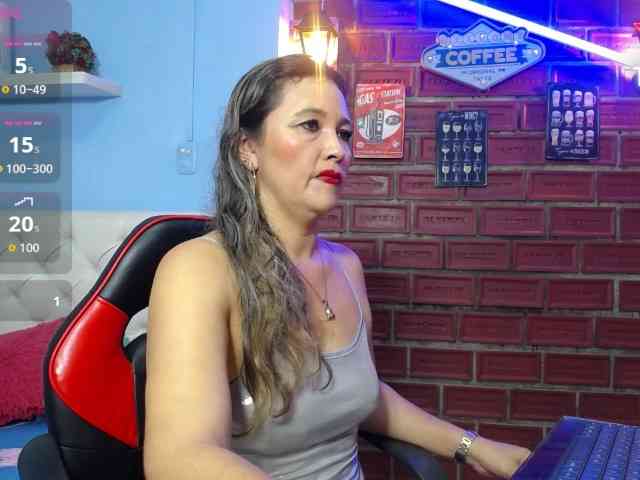 noelia-milf19 webcam