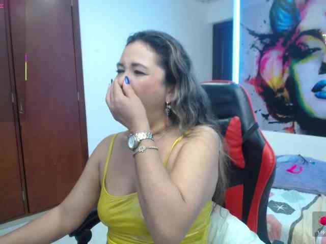 noelia-milf19 webcam
