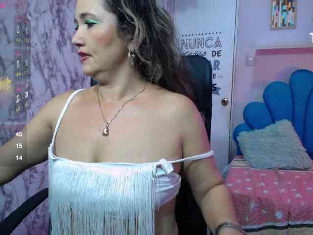 noelia-milf19 webcam