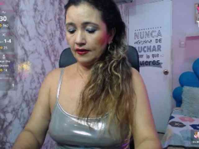 noelia-milf19 webcam