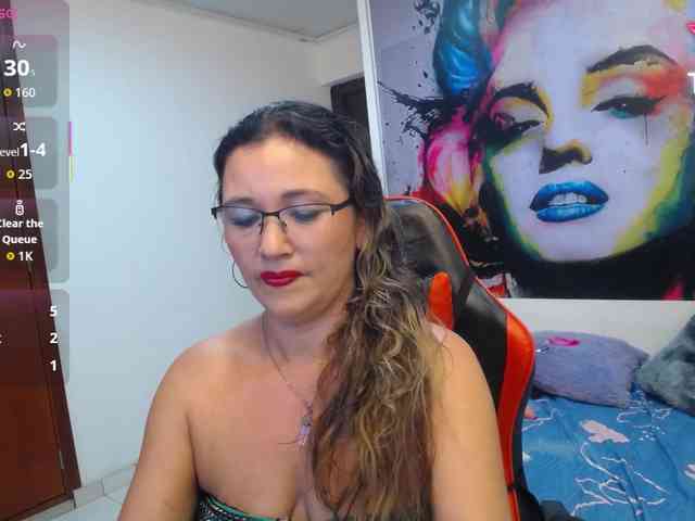 noelia-milf19 webcam