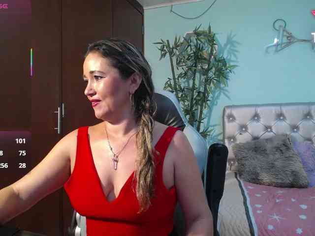 noelia-milf19 webcam