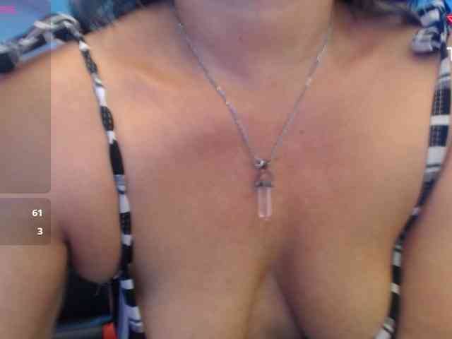 noelia-milf19 webcam