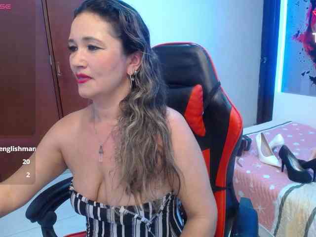 noelia-milf19 webcam