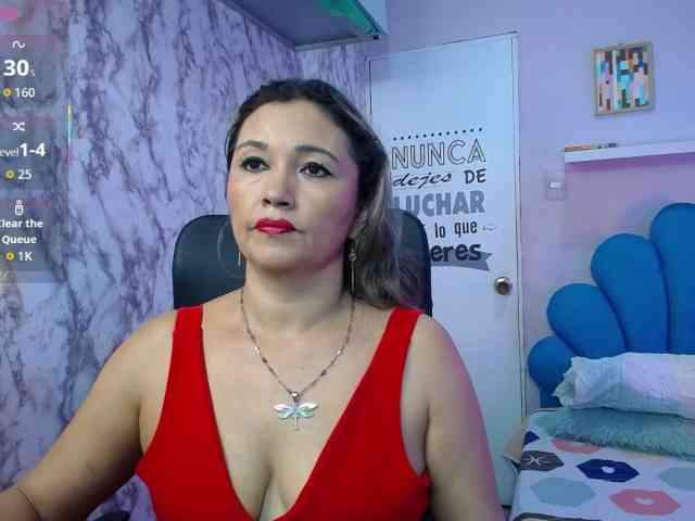 noelia-milf19 webcam