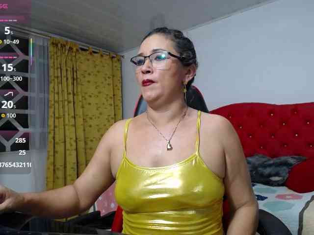 noelia-milf19 webcam