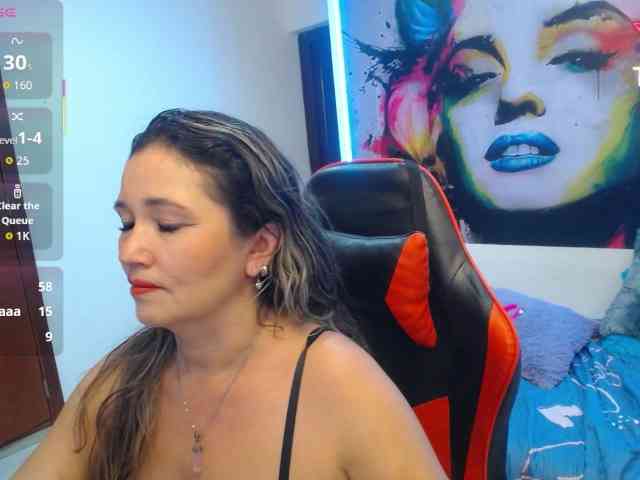 noelia-milf19 webcam