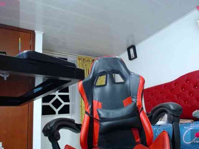 noelia-milf19 webcam