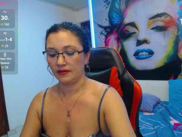 noelia-milf19 webcam