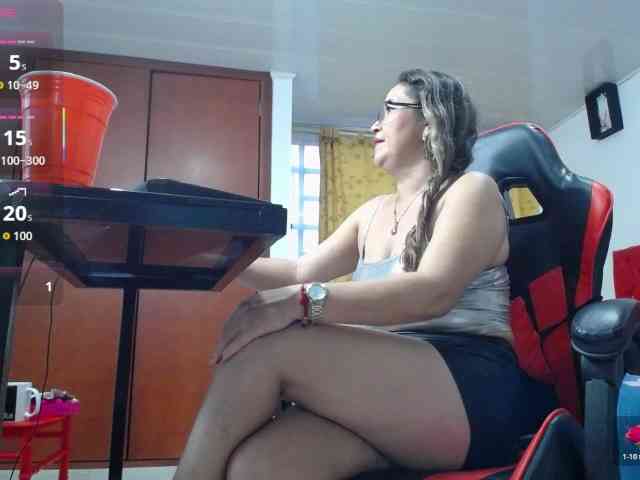 noelia-milf19 webcam