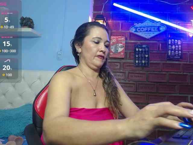 noelia-milf19 webcam