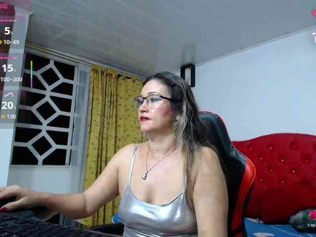 noelia-milf19 webcam