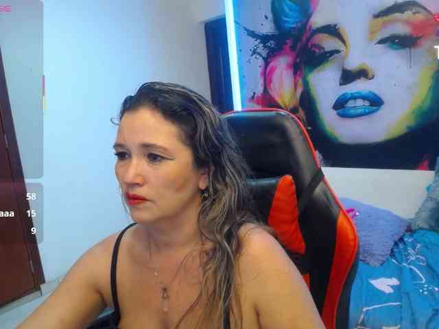 noelia-milf19 webcam