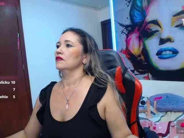 noelia-milf19 webcam