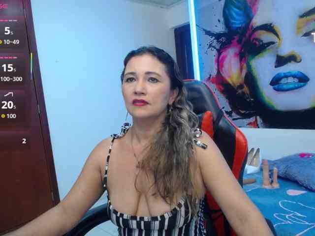 noelia-milf19 webcam