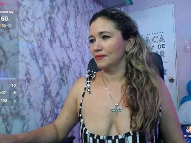 noelia-milf19 webcam