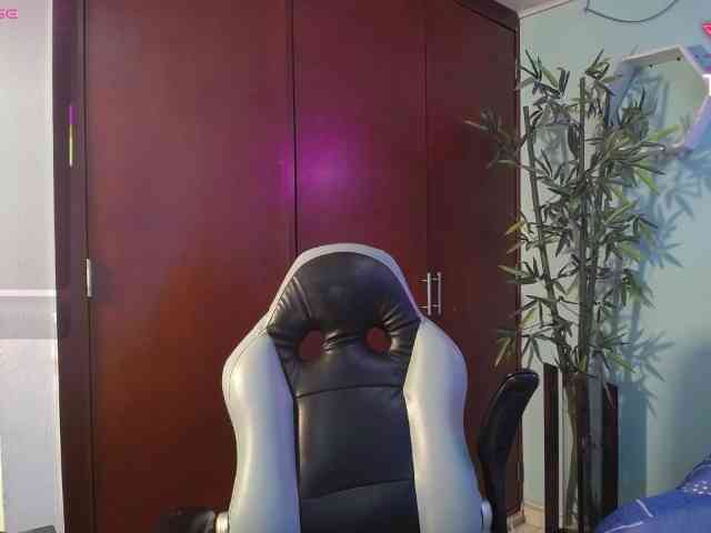 noelia-milf19 webcam