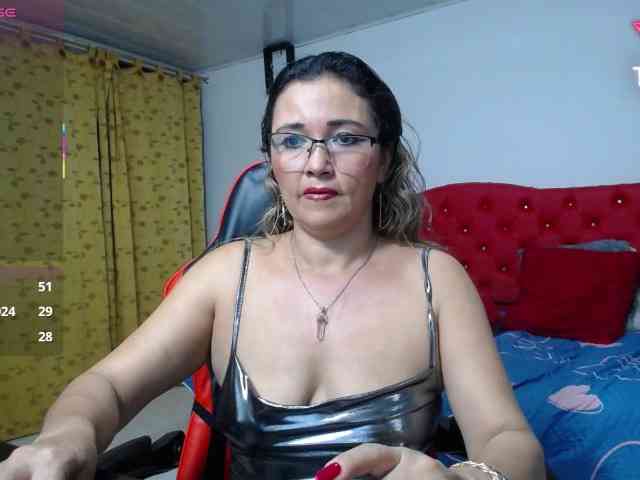 noelia-milf19 webcam