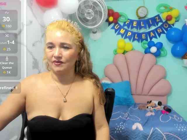 noelia-milf19 webcam