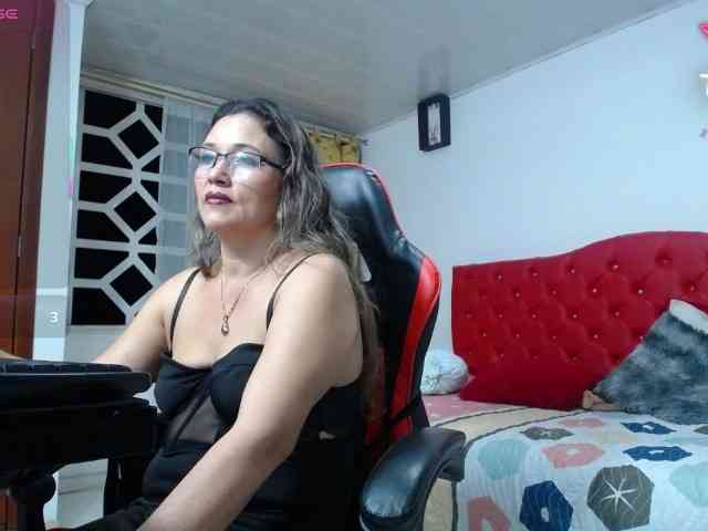 noelia-milf19 Live Webcam on BongaCams