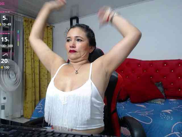 noelia-milf19 webcam