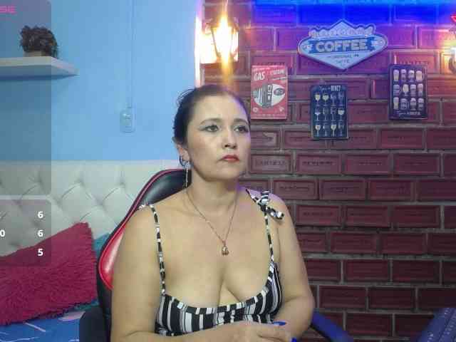 noelia-milf19 webcam