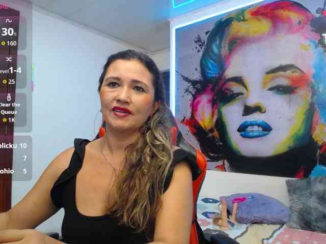 noelia-milf19 webcam