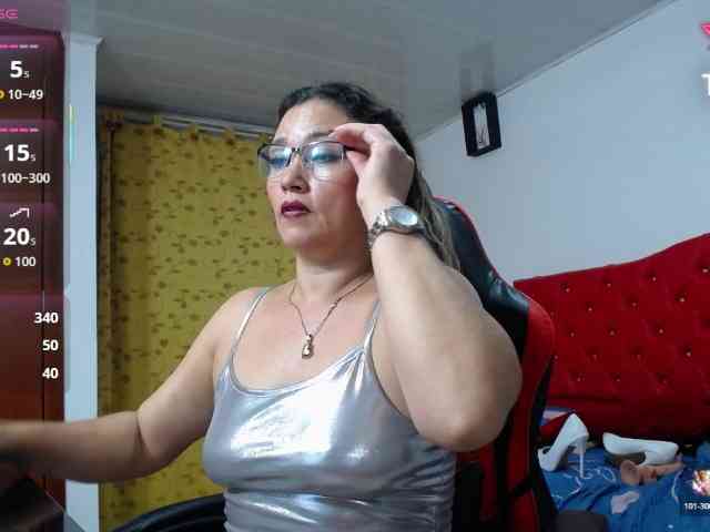 noelia-milf19 webcam