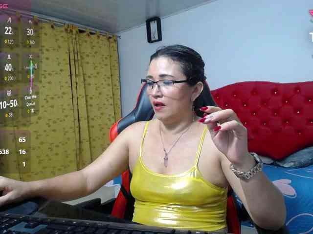 noelia-milf19 webcam
