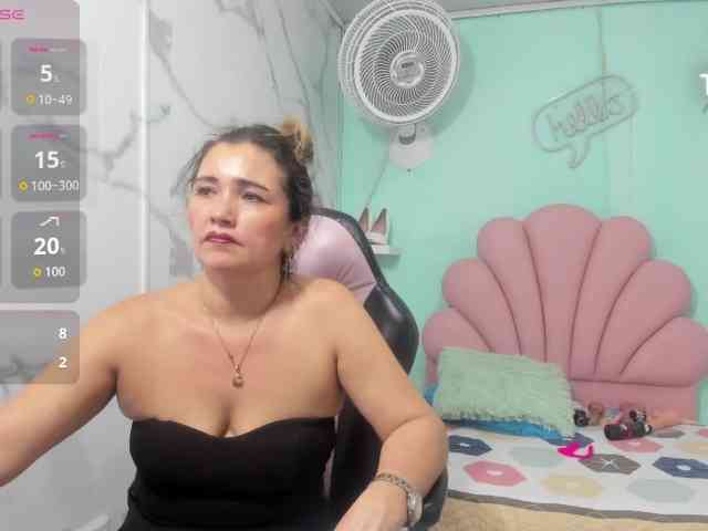 noelia-milf19 webcam