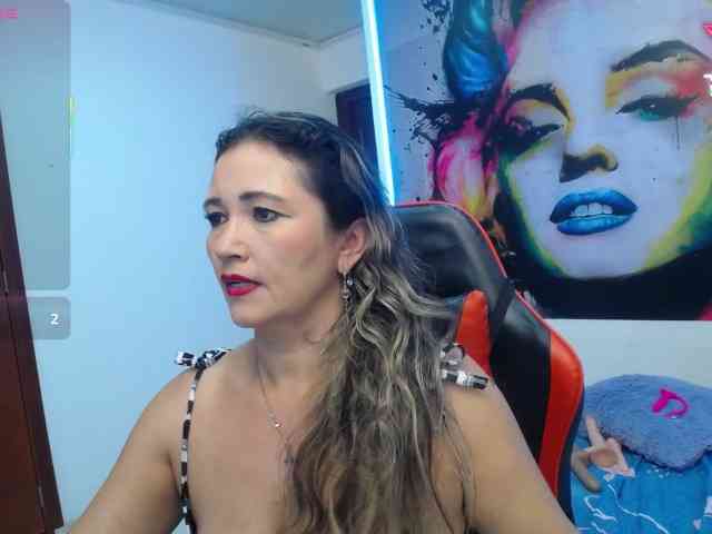noelia-milf19 webcam