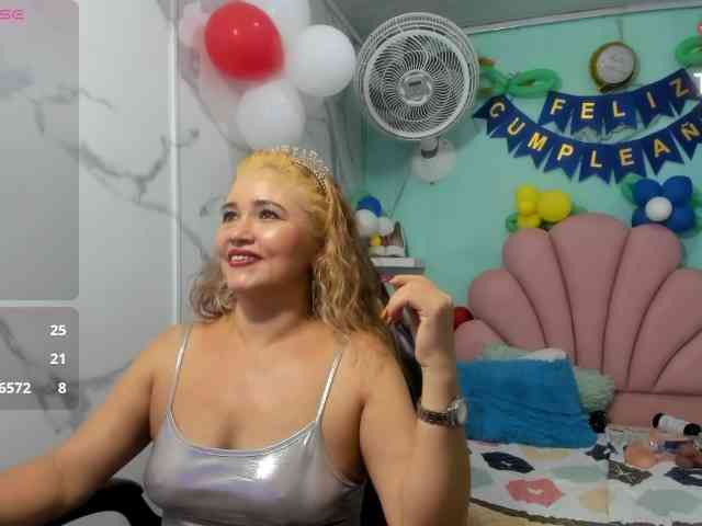noelia-milf19 webcam