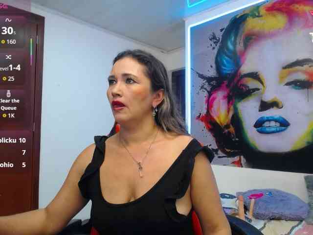 noelia-milf19 webcam