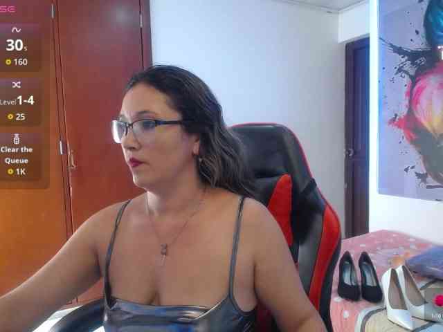 noelia-milf19 webcam