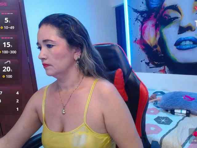 noelia-milf19 webcam