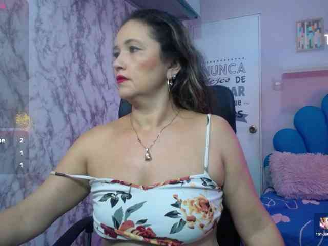 noelia-milf19 webcam