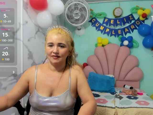 noelia-milf19 webcam