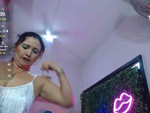 noelia-milf19 webcam