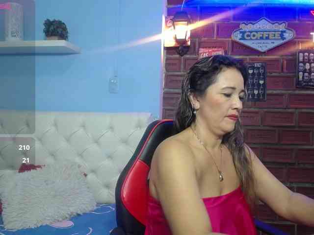 noelia-milf19 webcam