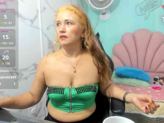 noelia-milf19 webcam