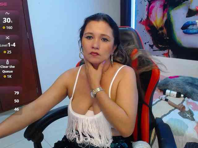 noelia-milf19 webcam